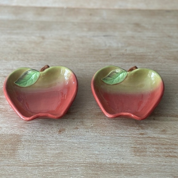 Vintage Y2K Russ Berrie Hand Painted Ceramic Apples Trinket Trays, Set of 2 - Picture 2 of 6